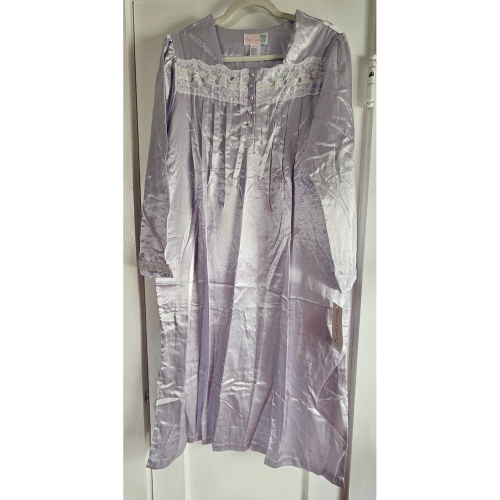 NWT Moon‎ Dance satin light purple nightgown lace detailing embroidery womans L